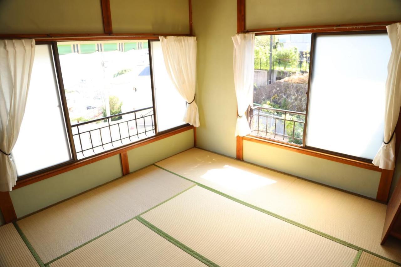 Guesthouse Nishihara Atami  Bagian luar foto