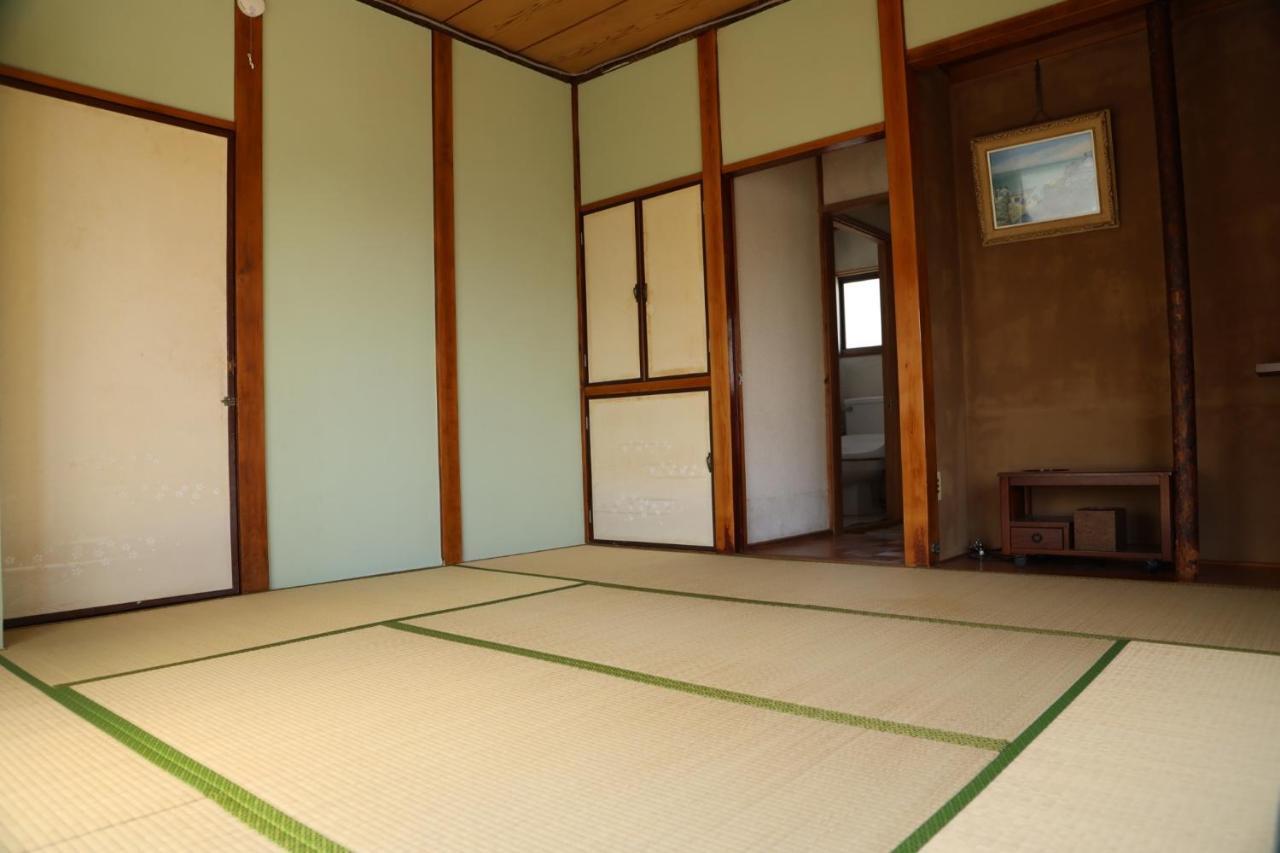 Guesthouse Nishihara Atami  Bagian luar foto